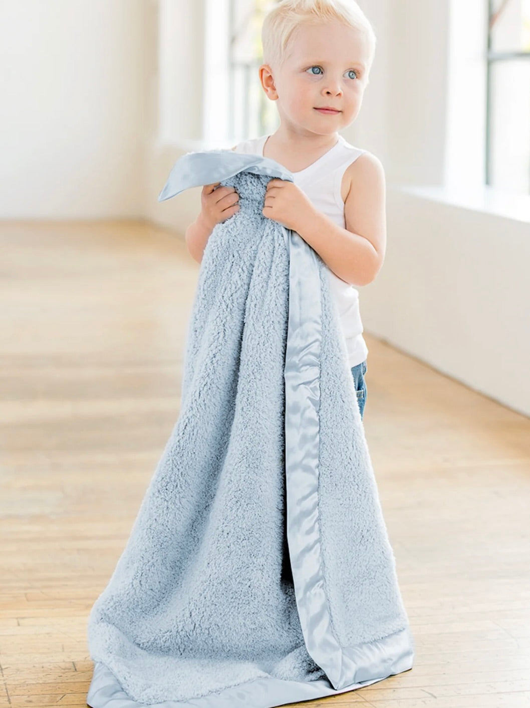 Little Giraffe Chenille Blanket - Light Blue