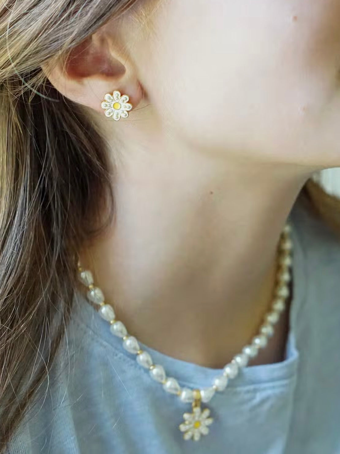 Madeleine Pearl & Daisy Children's Necklace
